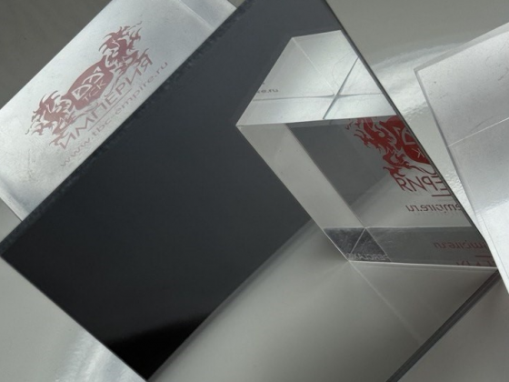 Зеркальный монолитный поликарбонат IRROX-REFLECTION JET, серебро, 2*1200*2000мм