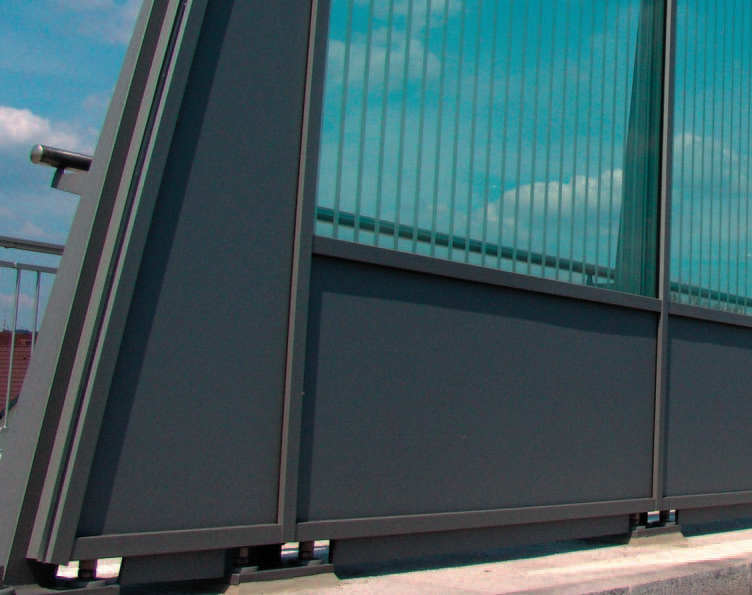 Непрозрачные шумозащитные экраны PLEXIGLAS SOUNDSTOP